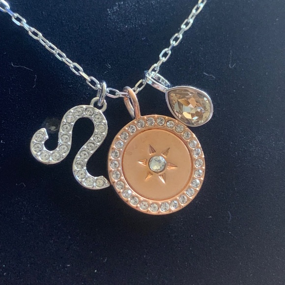 New Swarovski zodiac pendant necklace, Leo - Picture 6 of 7